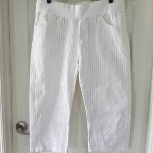 White pinstriped maternity capris, large